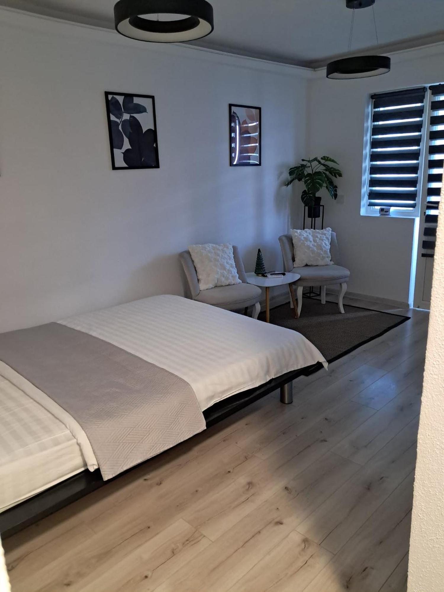 Radu'S Room Curtea de Argeş Екстериор снимка